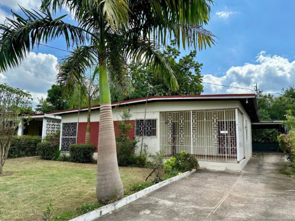 First image of 7 Donald Boulevard in May Pen, Clarendon, Jamaica - property is For Sale