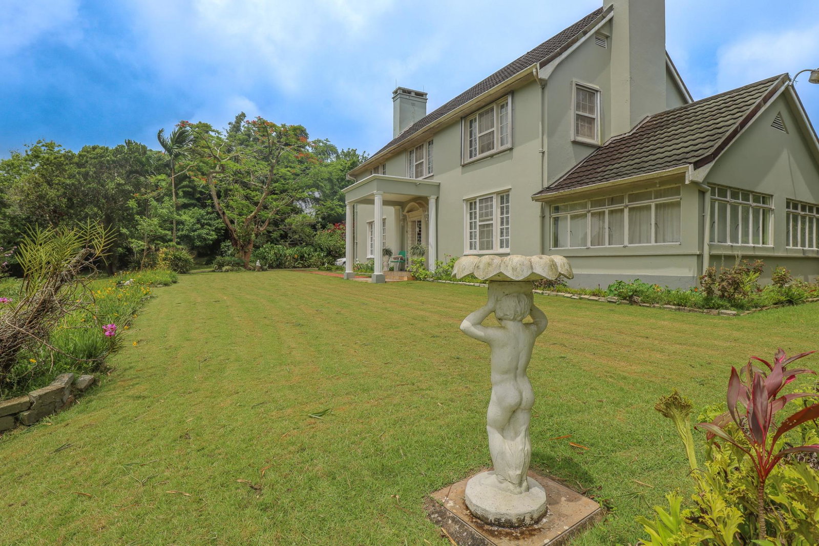 Charming-3-Bedroom-Home-with-Cottage-for-Sale-in-Ingleside-Jamaica Second image of 10 Orange Avenue, Ingleside in Mandeville, Manchester, Jamaica - property is For Sale