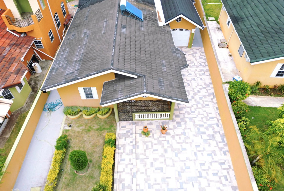 Seventh image of 372 Stonebrook Vista in FLORENCE HALL VILLAGE, Trelawny, Jamaica - property is For Rent