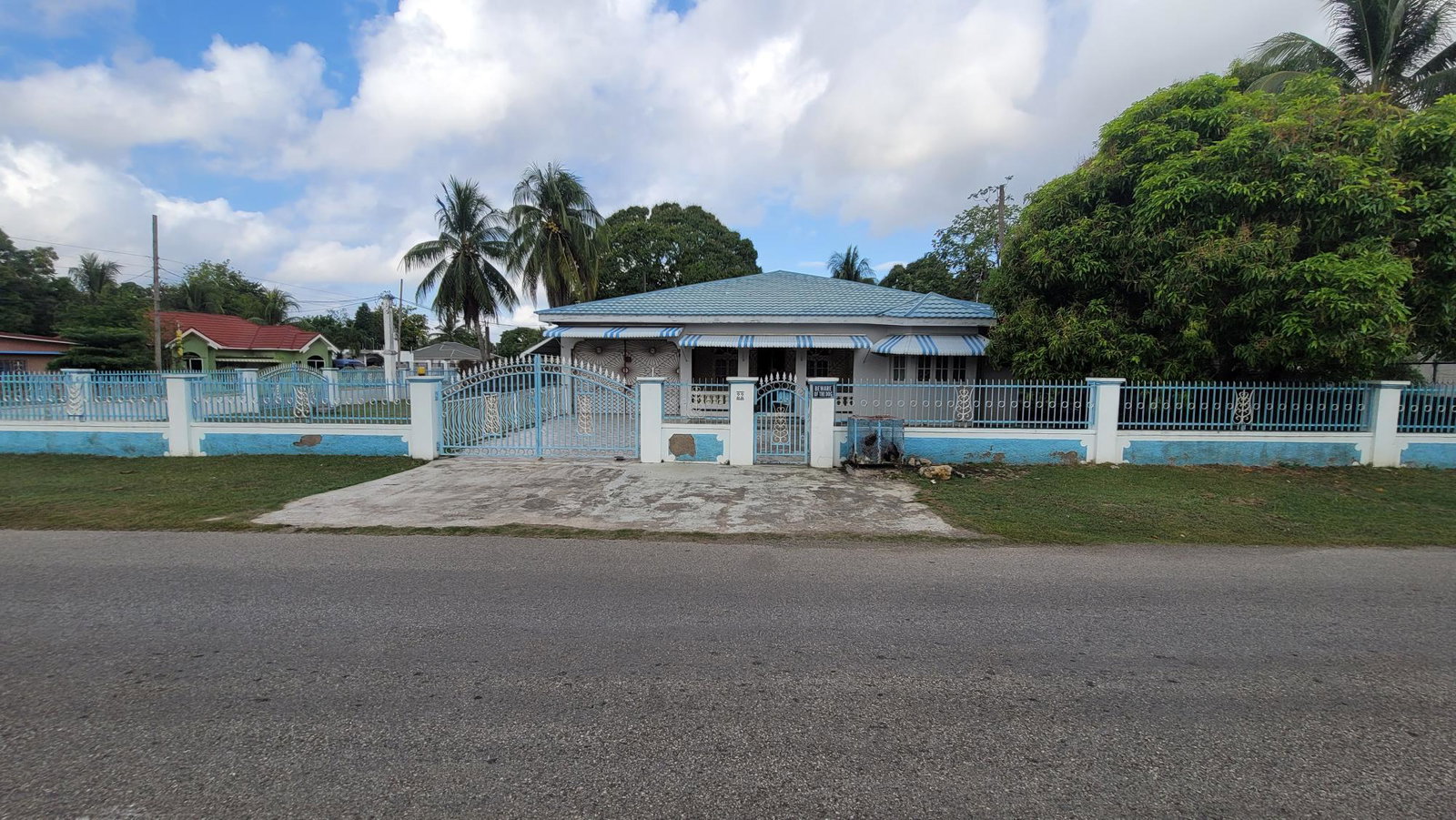 Second image of 22 North Street in May Pen, Clarendon, Jamaica - property is For Sale