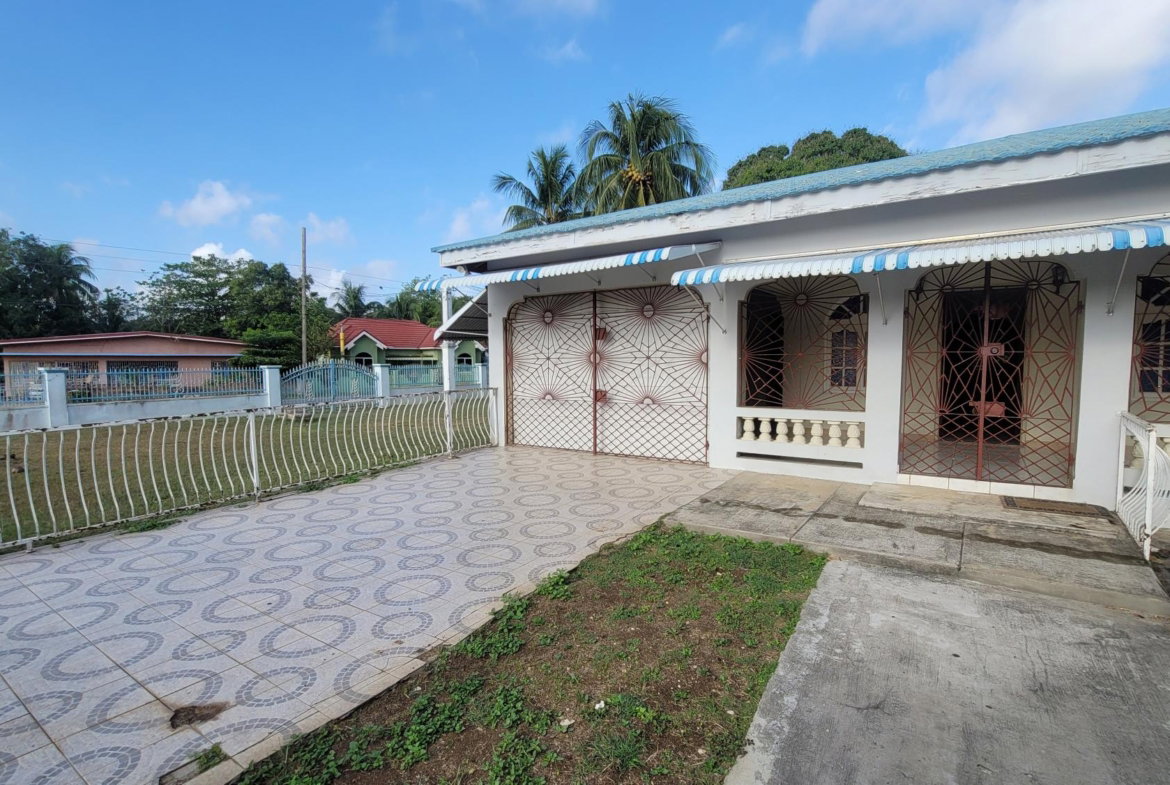 Eleventh image of 22 North Street in May Pen, Clarendon, Jamaica - property is For Sale