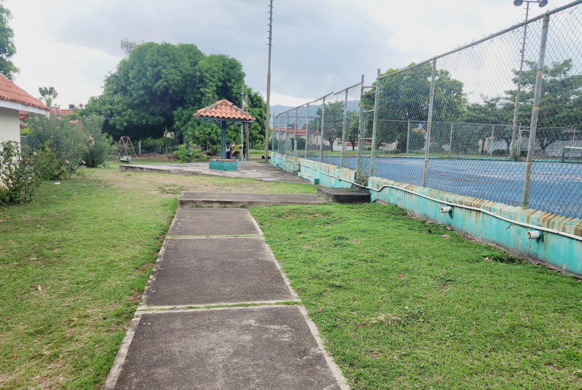 Twenty-Second image of 607-114 1/2 Constant Spring Road in CONSTANT SPRING, St. Andrew, Jamaica - property is For Sale