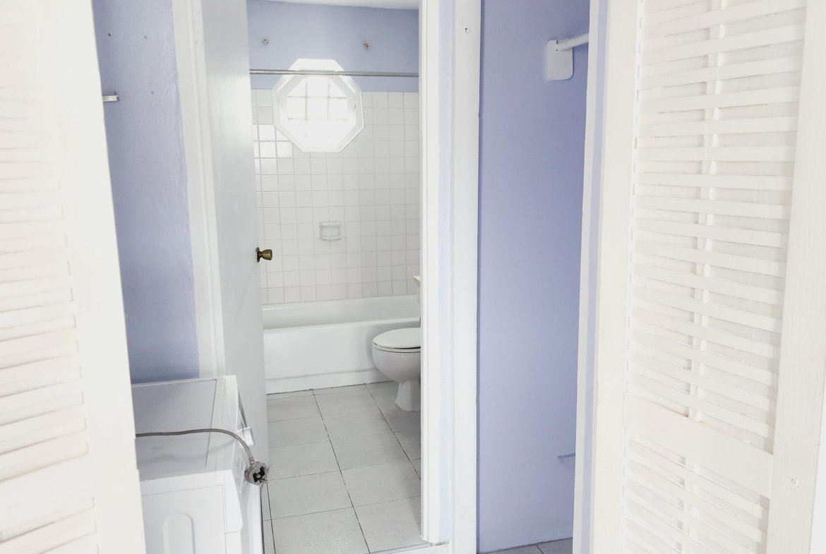Tenth image of 607-114 1/2 Constant Spring Road in CONSTANT SPRING, St. Andrew, Jamaica - property is For Sale