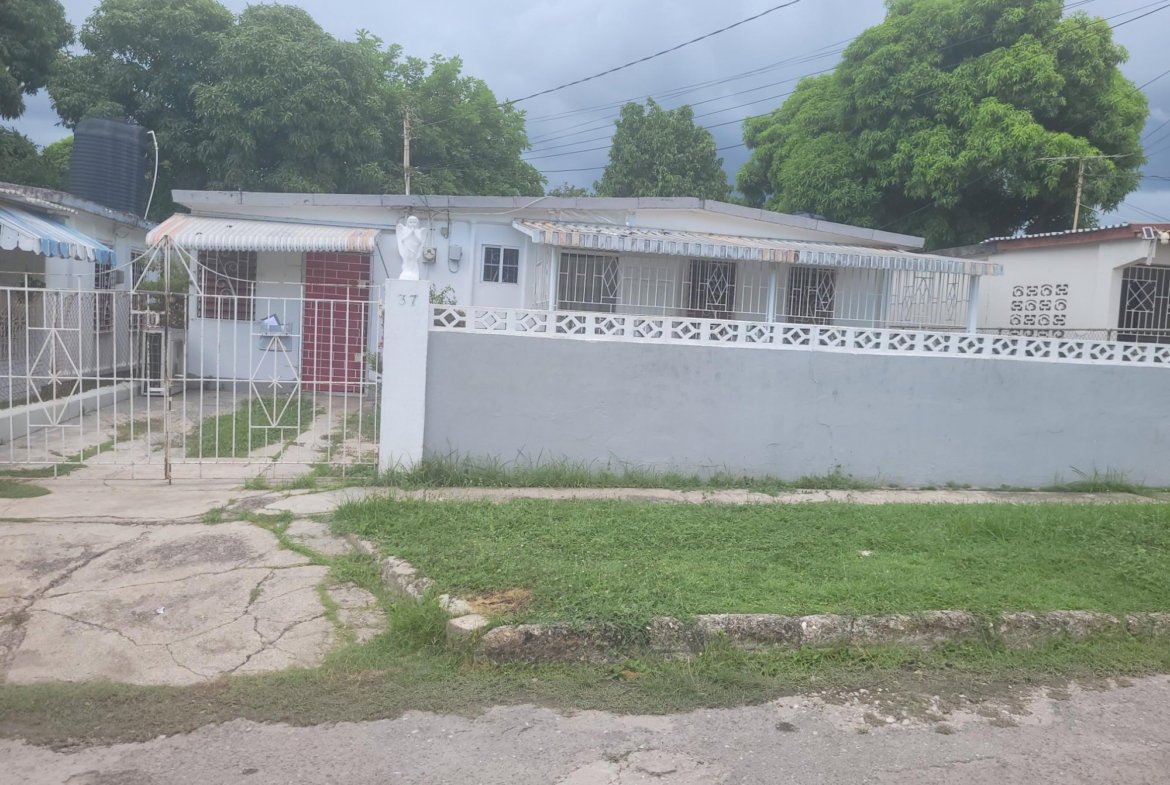 Fourth image of 37- Bronze rd in Kingston 20, St. Andrew, Jamaica - property is For Sale