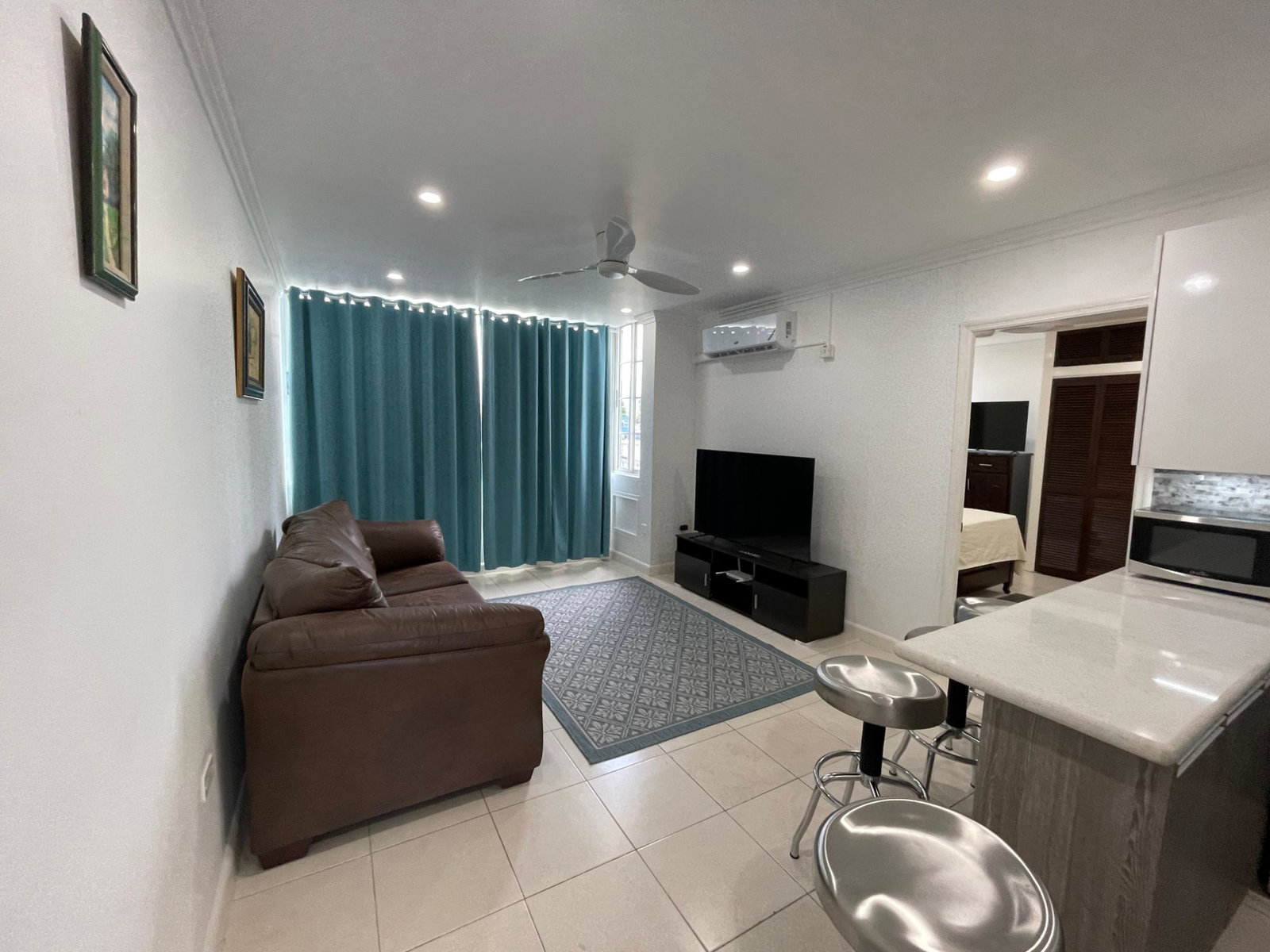 Third image of Oxford Road in Kingston 5, St. Andrew, Jamaica - property is For Rent