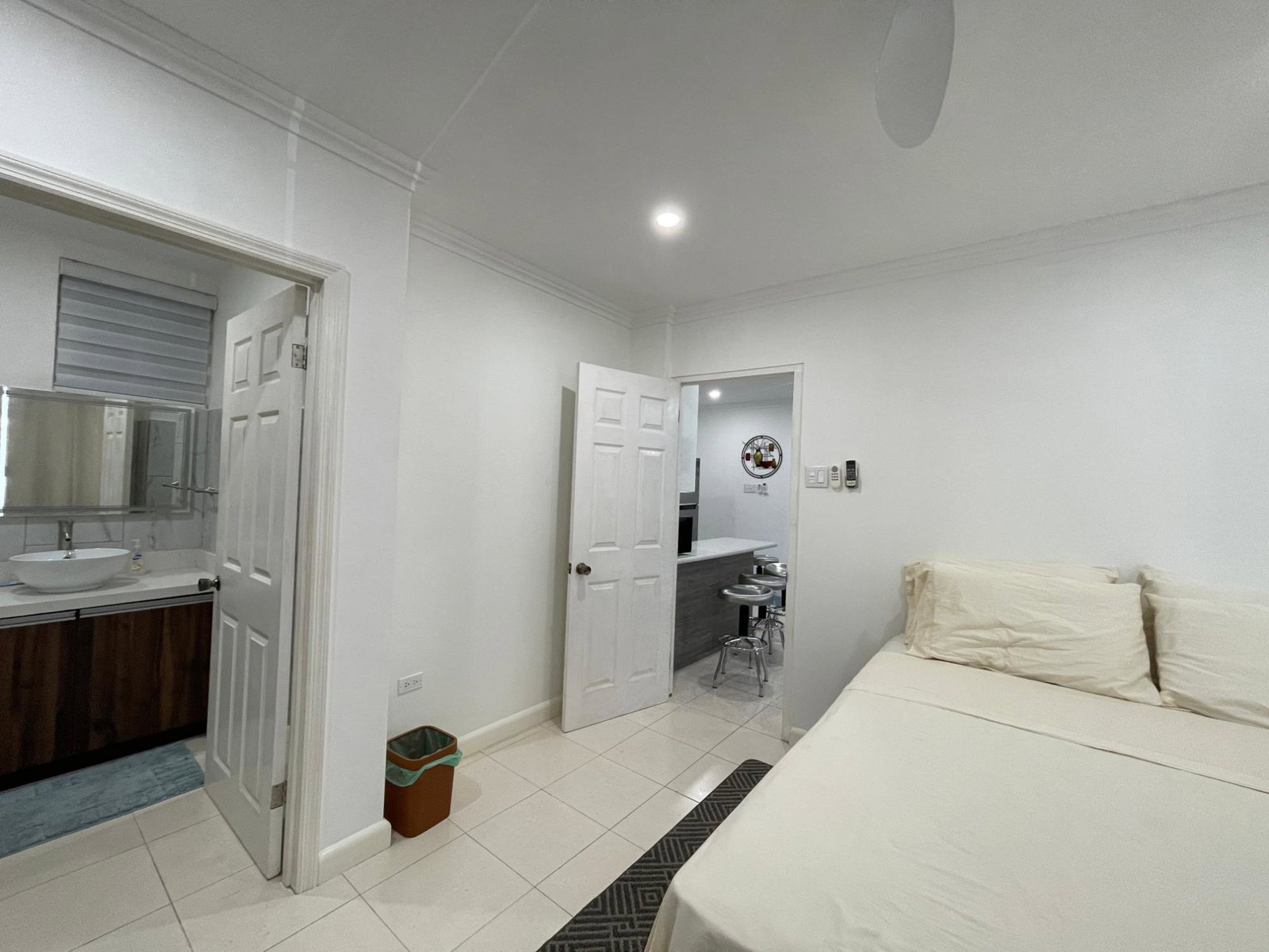 Seventh image of Oxford Road in Kingston 5, St. Andrew, Jamaica - property is For Rent