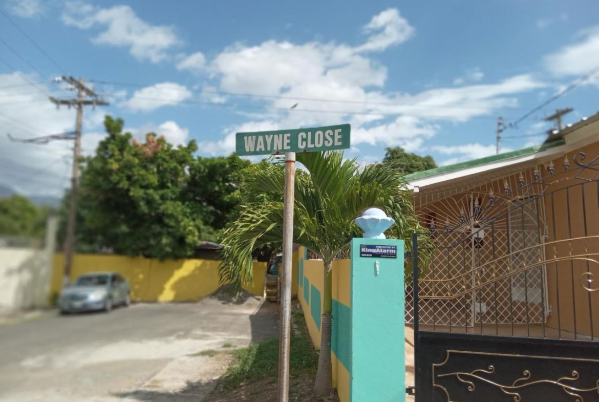 Seventeenth image of Th2-14 Wayne Close in Kingston 8, St. Andrew, Jamaica - property is For Sale