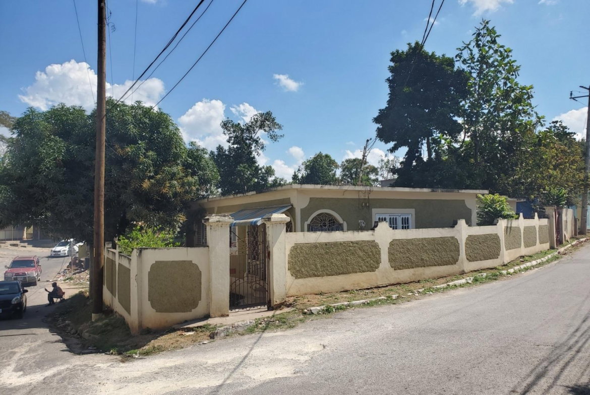 Fifth image of No. 5 Grove Road, Rose Hall in Linstead, St. Catherine, Jamaica - property is For Sale