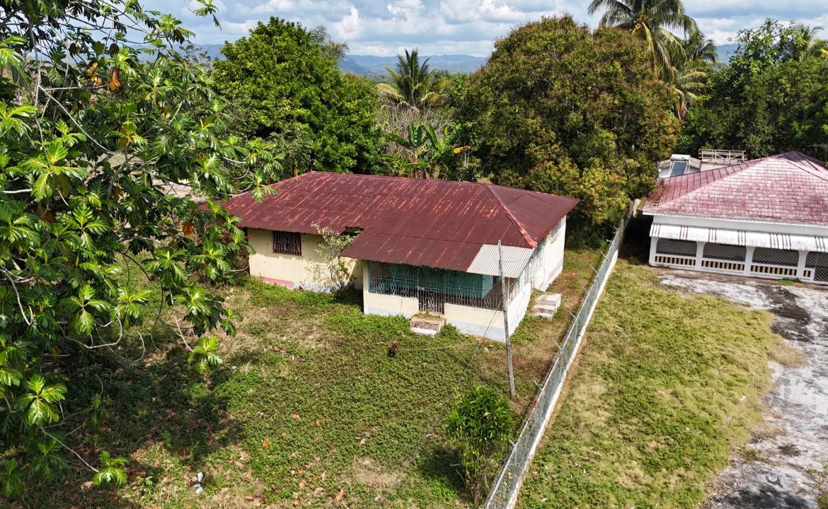 Seventeenth image of Santa Cruz Park in Santa Cruz, St. Elizabeth, Jamaica - property is For Sale