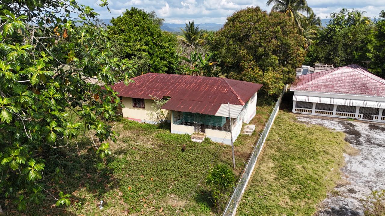 Fixer-Upper-Home-for-Sale-in-Santa-Cruz-Park-Jamaica Seventeenth image of Santa Cruz Park in Santa Cruz, St. Elizabeth, Jamaica - property is For Sale