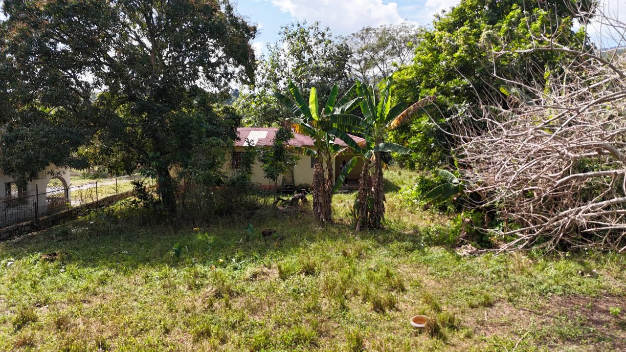 Fixer-Upper-Home-for-Sale-in-Santa-Cruz-Park-Jamaica Nineteenth image of Santa Cruz Park in Santa Cruz, St. Elizabeth, Jamaica - property is For Sale