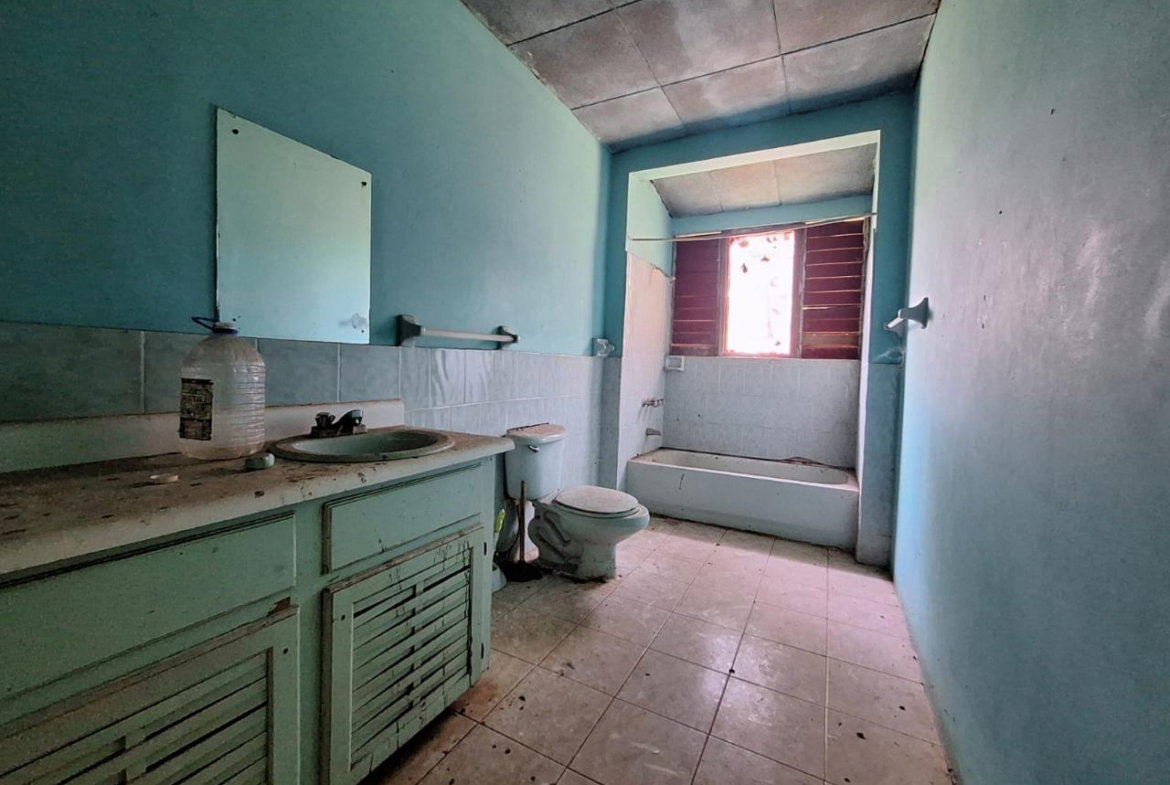 Eighth image of Santa Cruz Park in Santa Cruz, St. Elizabeth, Jamaica - property is For Sale