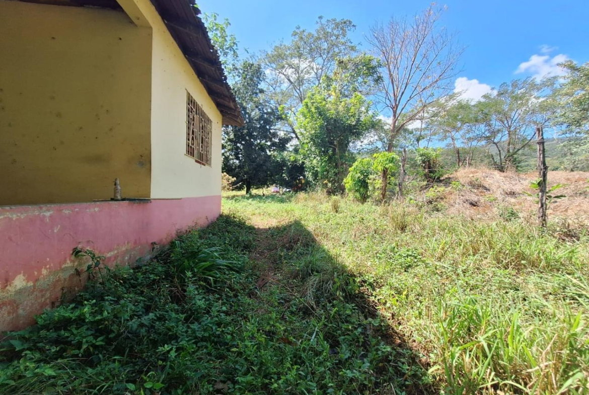Tenth image of Santa Cruz Park in Santa Cruz, St. Elizabeth, Jamaica - property is For Sale