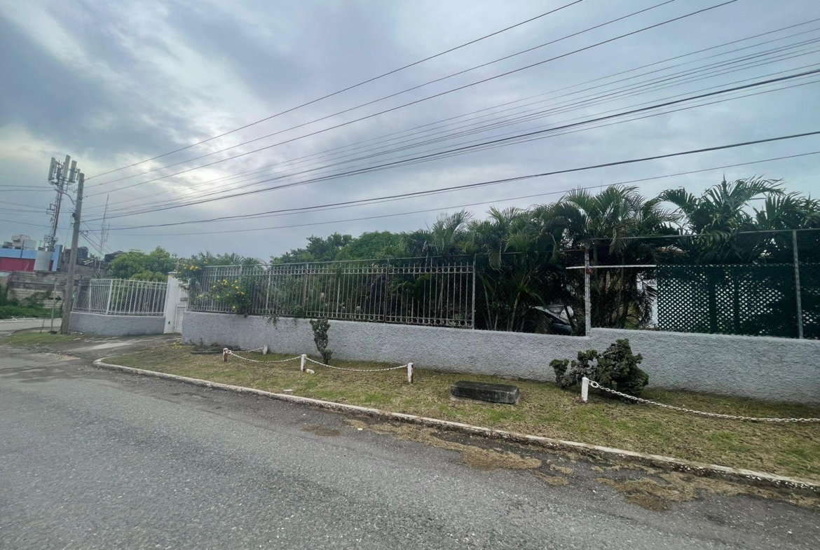 Fourth image of 16 Carlisle Avenue in Kingston 8, St. Andrew, Jamaica - property is For Sale