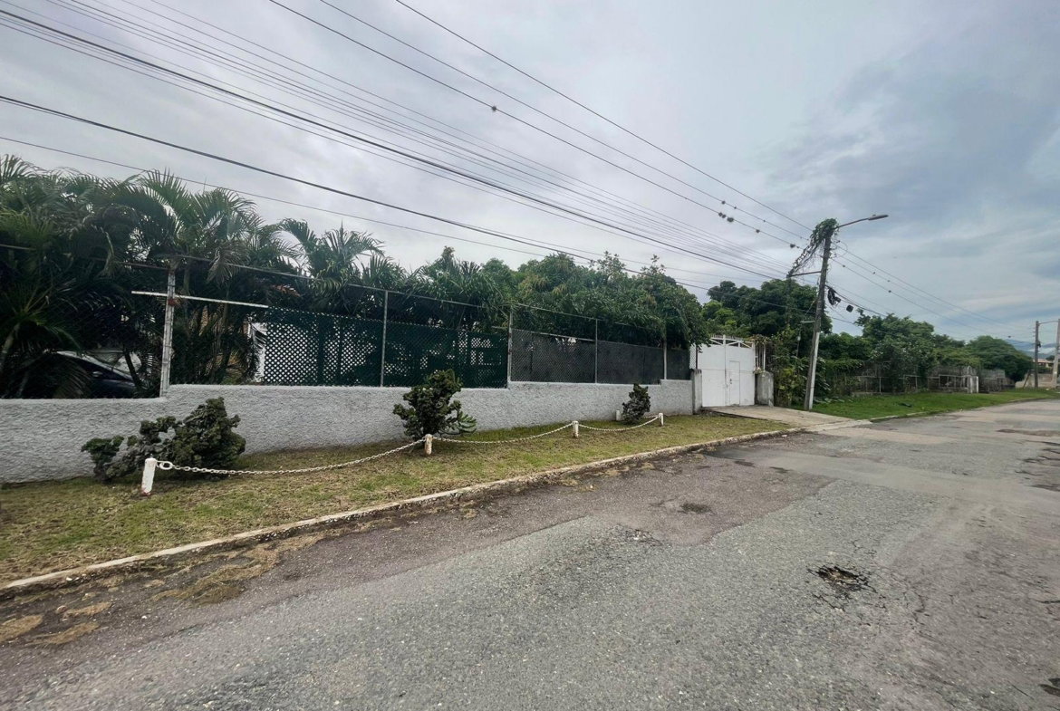 Sixth image of 16 Carlisle Avenue in Kingston 8, St. Andrew, Jamaica - property is For Sale