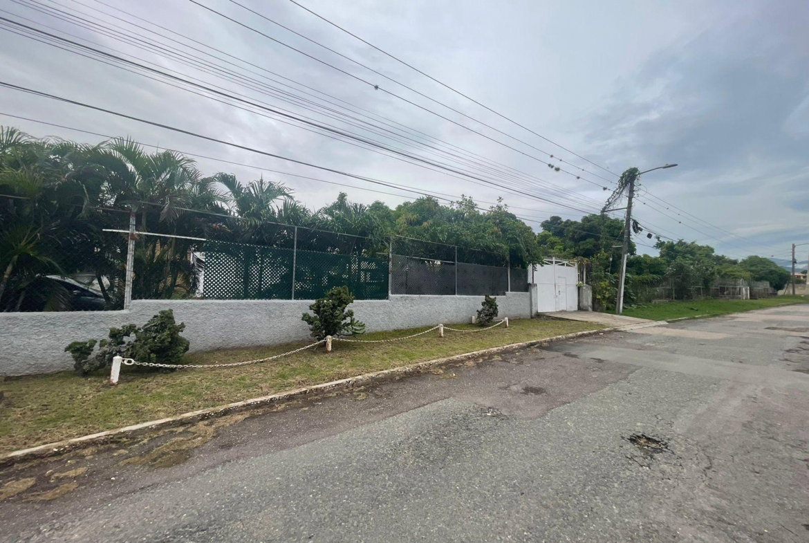 Seventh image of 16 Carlisle Avenue in Kingston 8, St. Andrew, Jamaica - property is For Sale