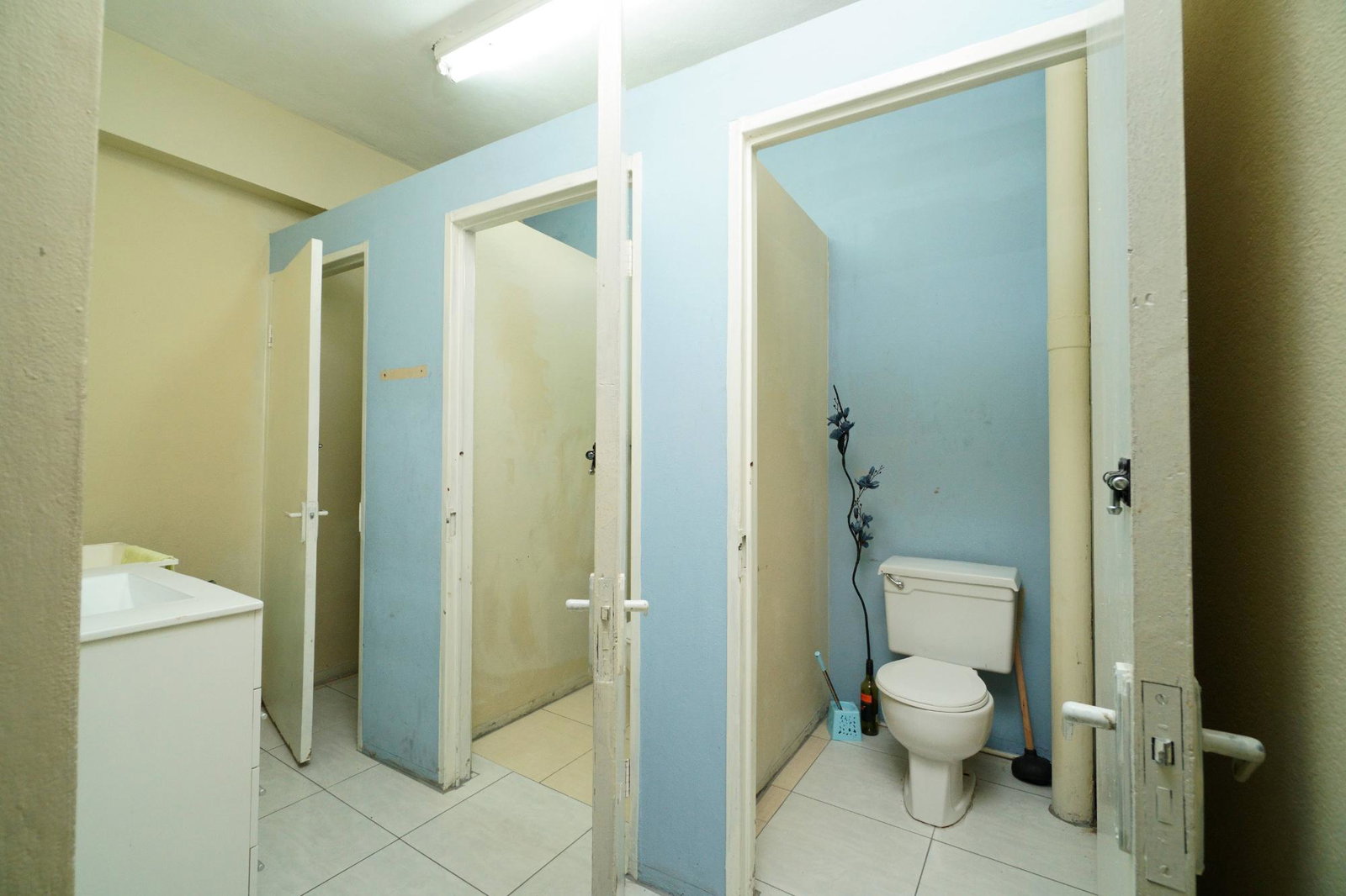 Ninth image of 70 East Street in KINGSTON, Kingston, Jamaica - property is For Rent