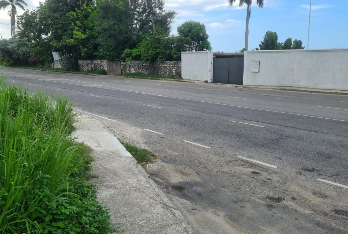 First image of Reading Pen, St. James in Reading, St. James, Jamaica - property is For Rent