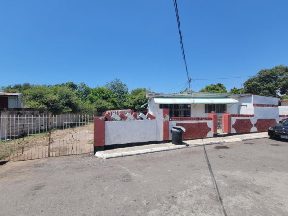 First image of 2d Slipdock Road in Bournemouth Gardens, Kingston, Jamaica - property is For Sale