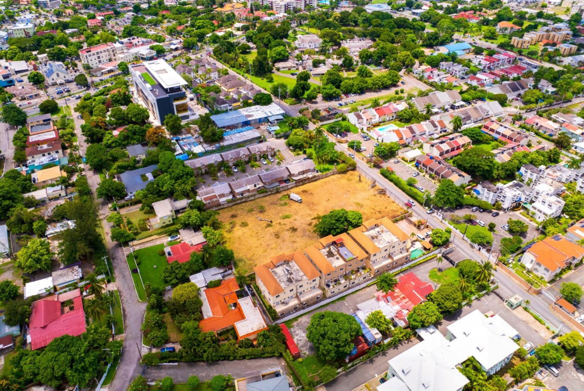 Second image of 2 Kingsway in Kingston 10, St. Andrew, Jamaica - property is For Sale