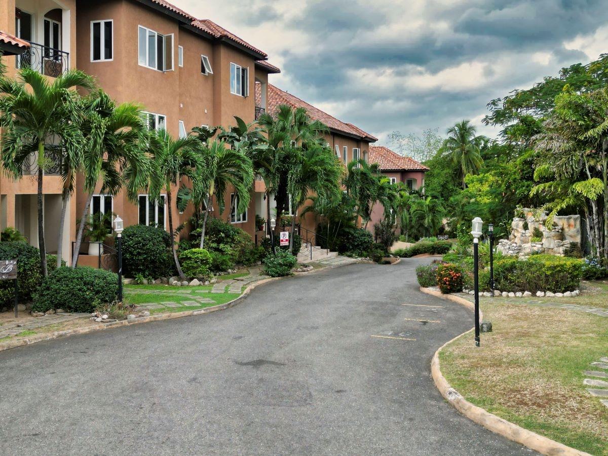 Third image of 13b-25 Liguanea Avenue in Kingston 6, St. Andrew, Jamaica - property is For Sale