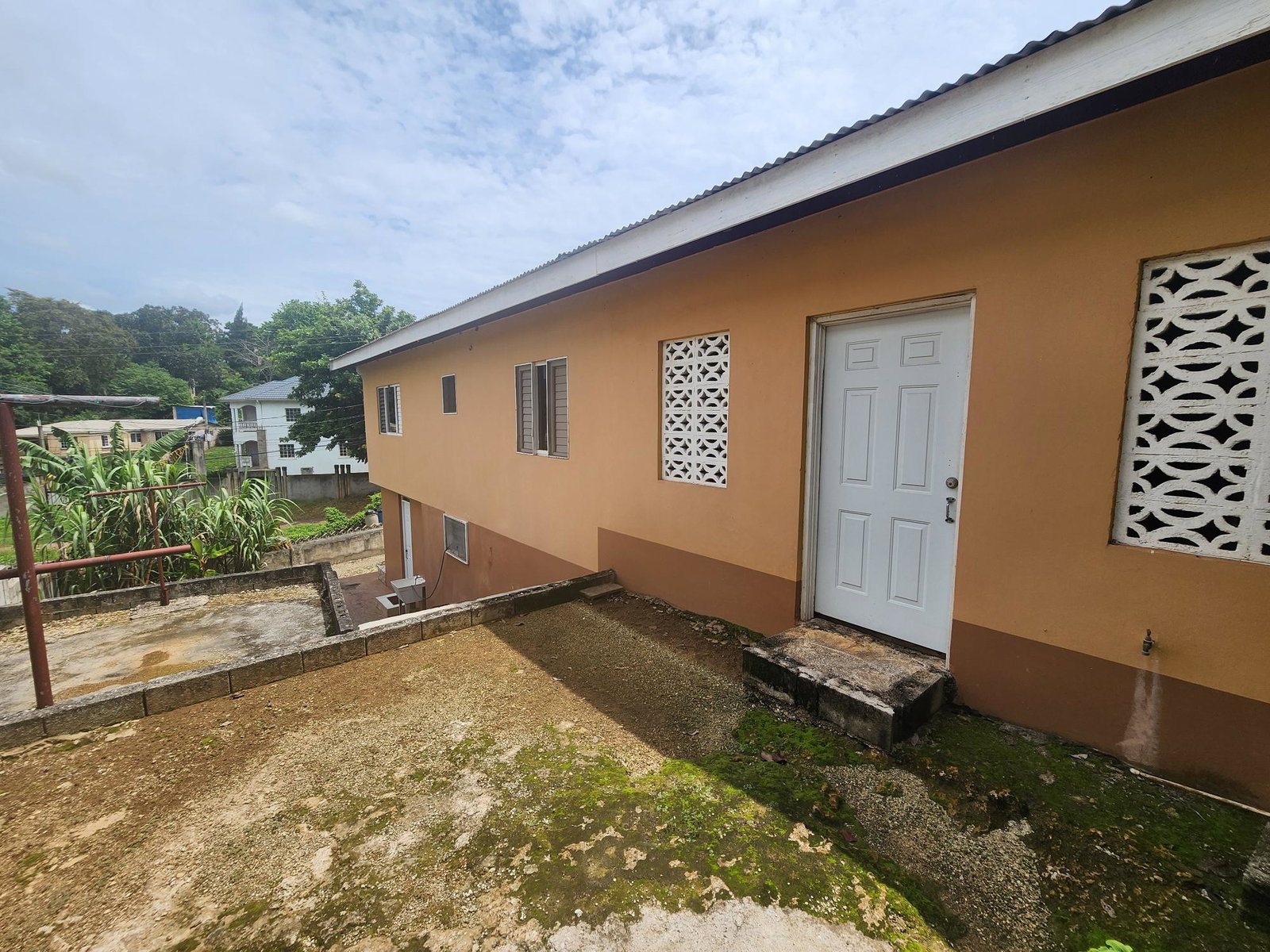 Tenth image of Comfort Road in Royal Flat, Manchester, Jamaica - property is For Sale