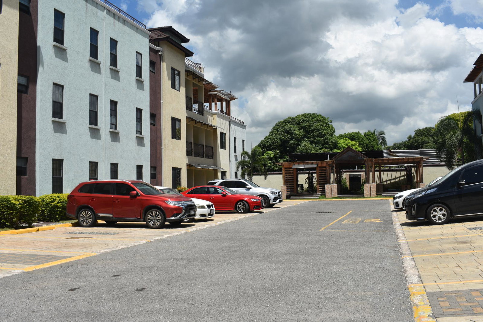 Stunning-2-Bedroom-Apartment-for-Rent-in-Tribeca-Manor-Jamaica Second image of Apt. 4-4 East Avenue in CONSTANT SPRING, St. Andrew, Jamaica - property is For Rent