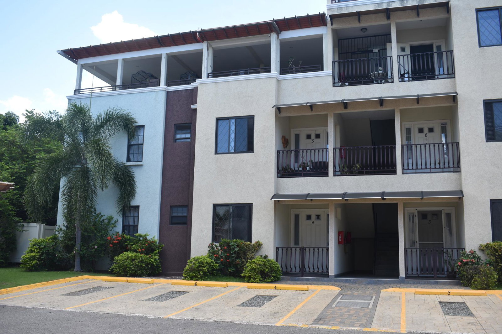 Stunning-2-Bedroom-Apartment-for-Rent-in-Tribeca-Manor-Jamaica Fourth image of Apt. 4-4 East Avenue in CONSTANT SPRING, St. Andrew, Jamaica - property is For Rent