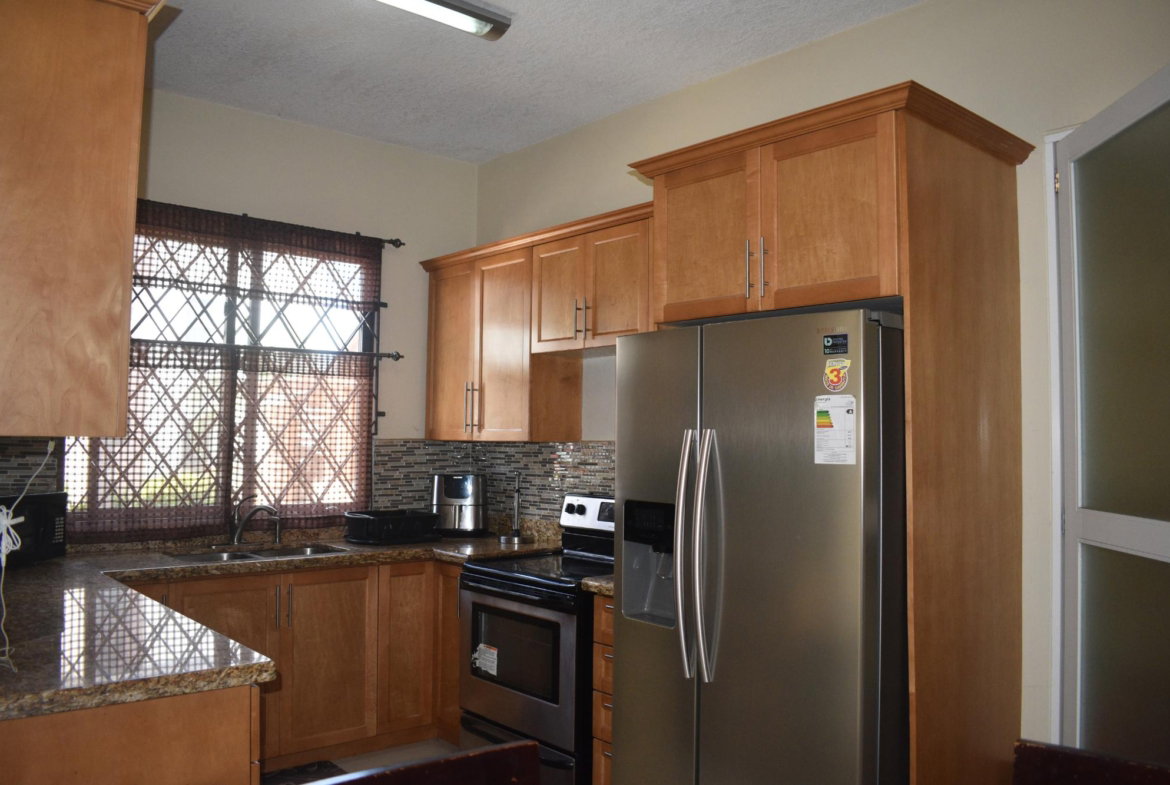 Seventh image of Apt. 4-4 East Avenue in CONSTANT SPRING, St. Andrew, Jamaica - property is For Rent