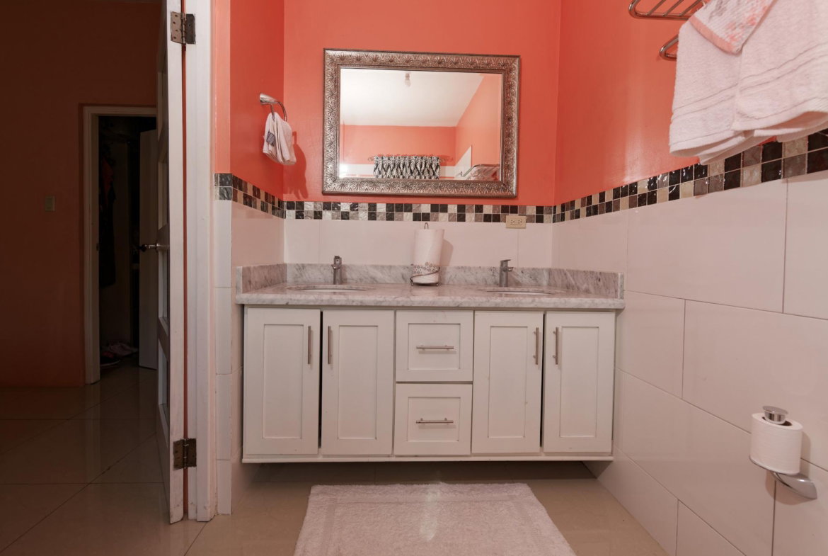 Eleventh image of Apt 4a-28 Bombay Avenue, Kingston in Kingston 20, St. Andrew, Jamaica - property is For Sale