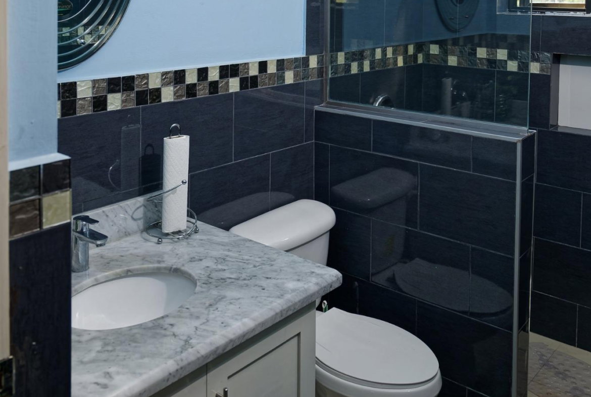 Sixteenth image of Apt 4a-28 Bombay Avenue, Kingston in Kingston 20, St. Andrew, Jamaica - property is For Sale