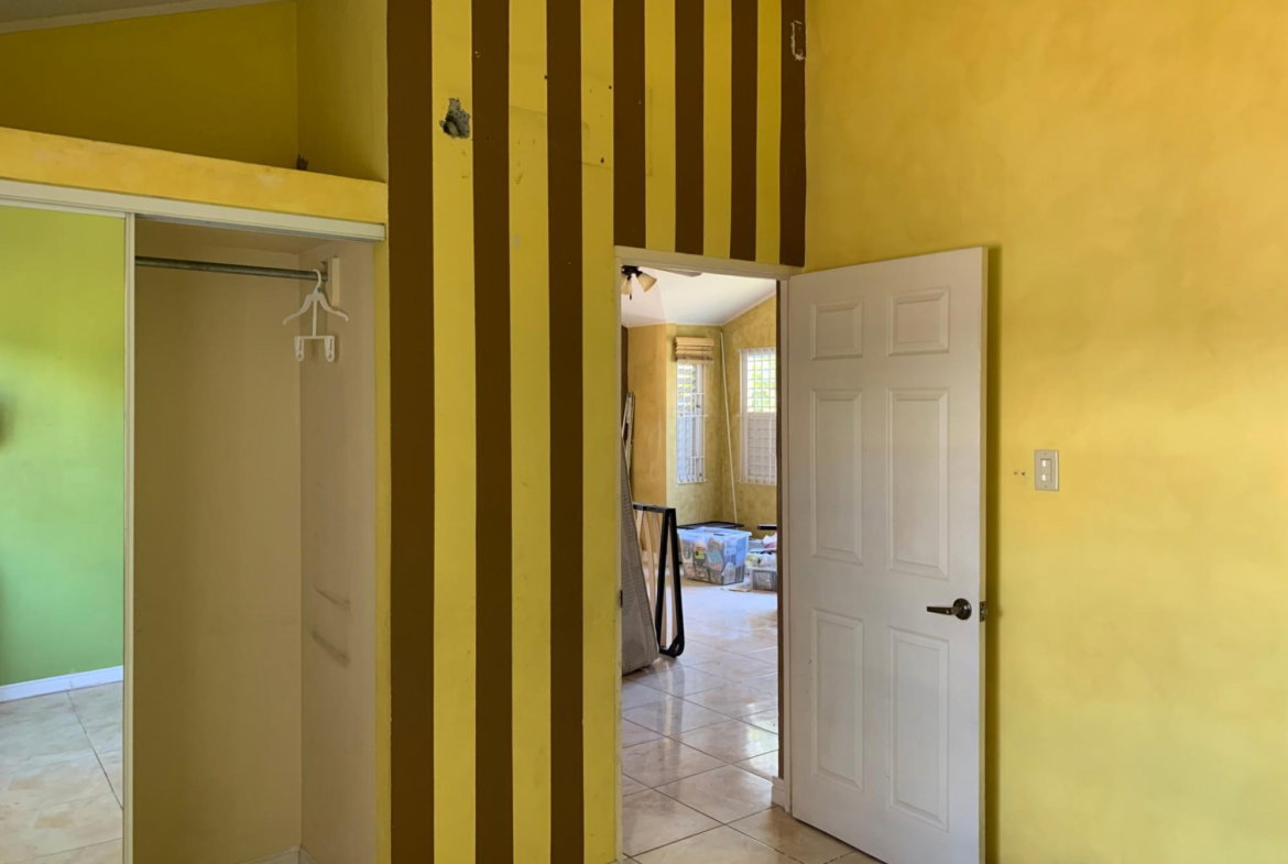 Twelfth image of 154 Collingwood Circle in Greater Portmore, St. Catherine, Jamaica - property is For Sale