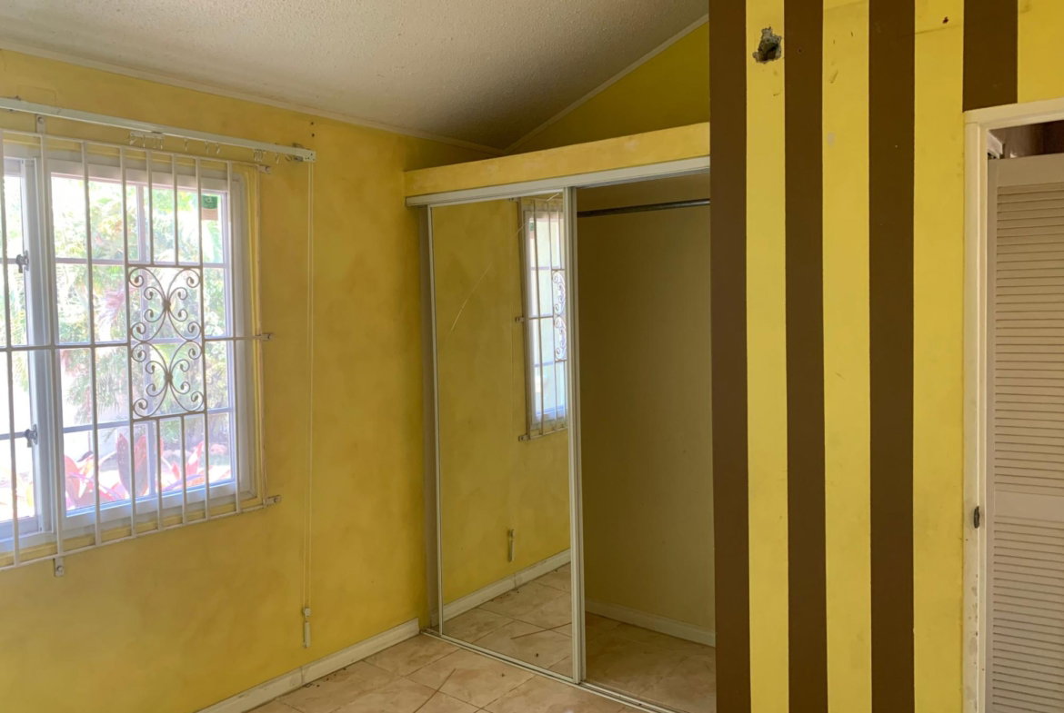 Thirteenth image of 154 Collingwood Circle in Greater Portmore, St. Catherine, Jamaica - property is For Sale