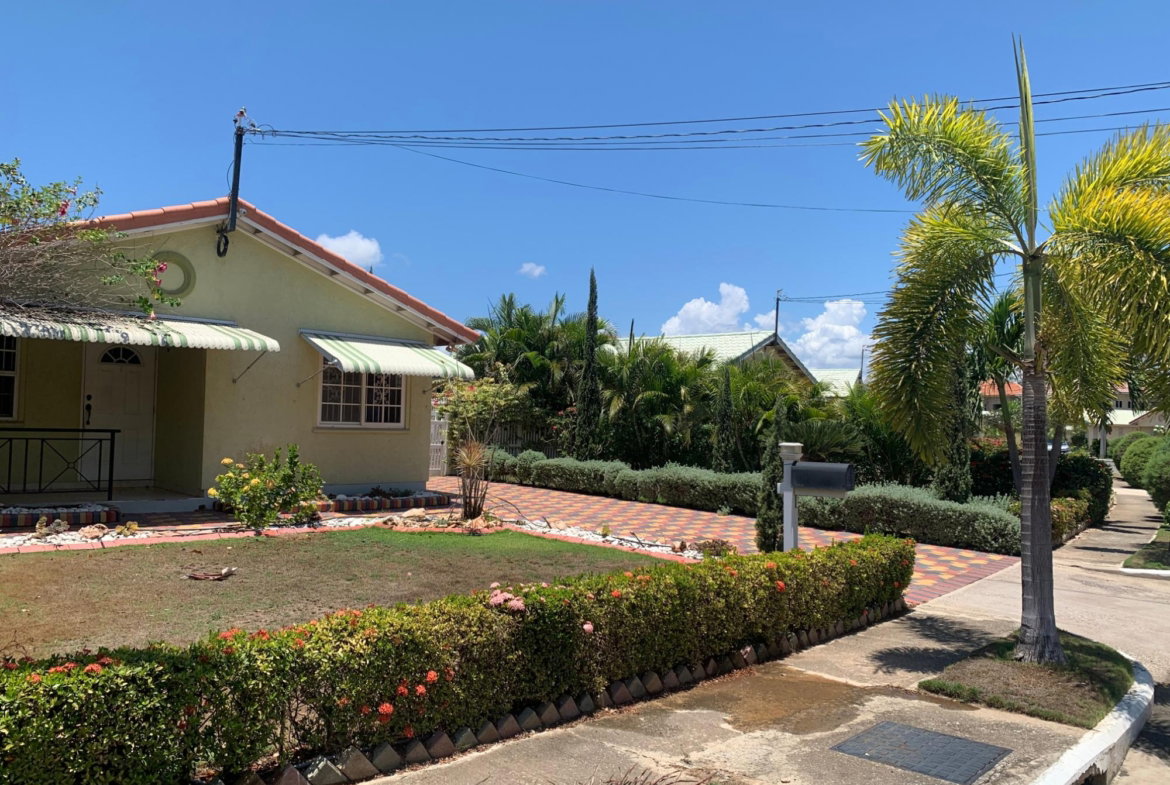 Fourth image of 154 Collingwood Circle in Greater Portmore, St. Catherine, Jamaica - property is For Sale