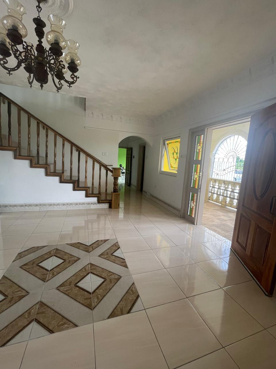 Stunning-4-Bedroom-Family-Home-for-Sale-in-Glenmuir-Jamaica Fourteenth image of 7 Glenmuir, May Pen in May Pen, Clarendon, Jamaica - property is For Sale