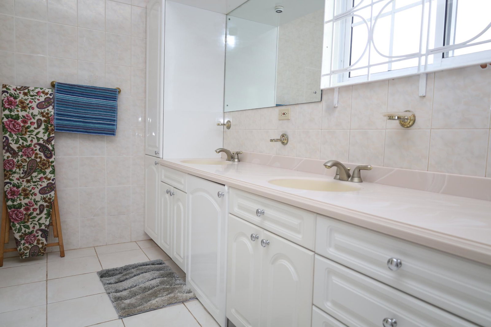 Seventeenth image of Hopeton in Spur Tree, Manchester, Jamaica - property is For Sale