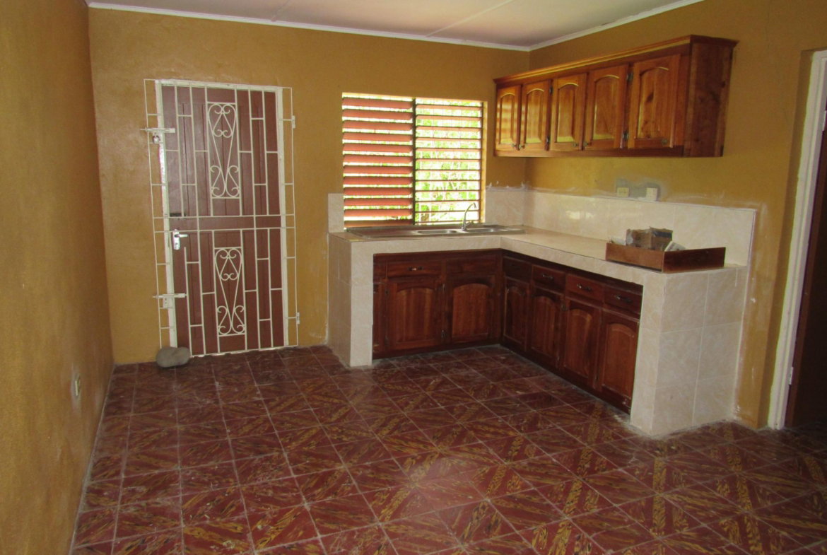 Fourth image of Palmers Cross Known as sa in Palmers Cross, Clarendon, Jamaica - property is For Sale