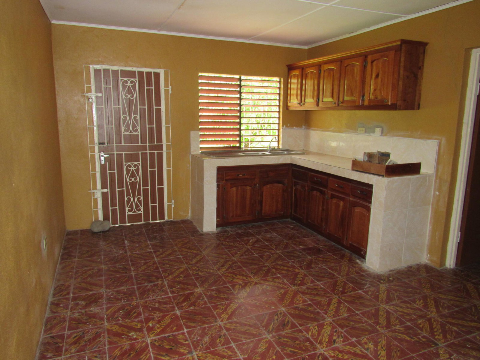 Turnkey-Bungalow-with-Vacant-Lot-for-Sale-in-Palmers-Cross-Clarendon Fourth image of Palmers Cross Known as sa in Palmers Cross, Clarendon, Jamaica - property is For Sale