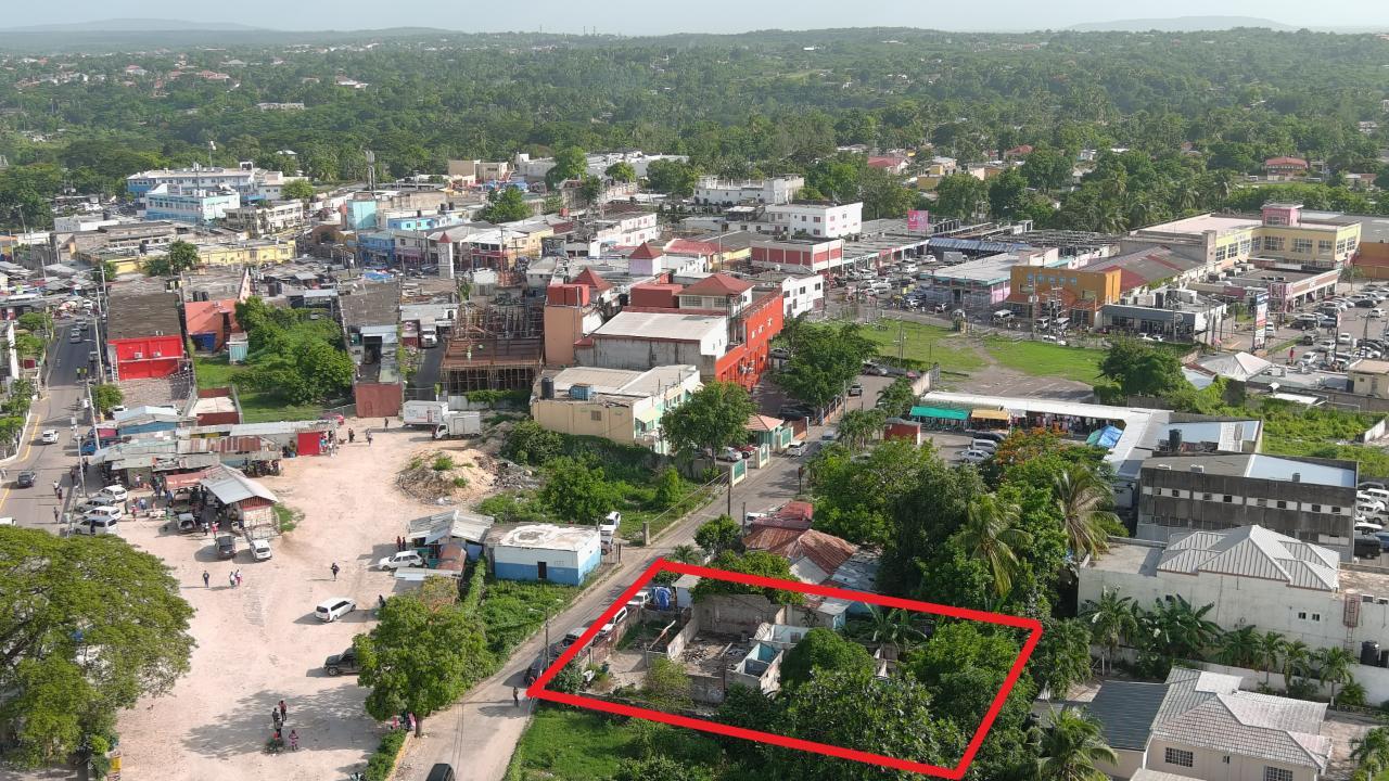 Second image of 7 Windsor Avenue in May Pen, Clarendon, Jamaica - property is For Sale