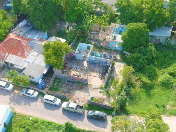 First image of 7 Windsor Avenue in May Pen, Clarendon, Jamaica - property is For Sale