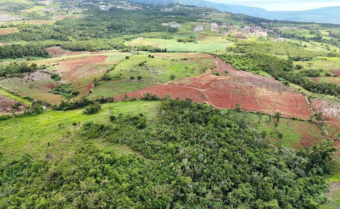 Fifth image of Spur Tree, California in Spur Tree, Manchester, Jamaica - property is For Sale