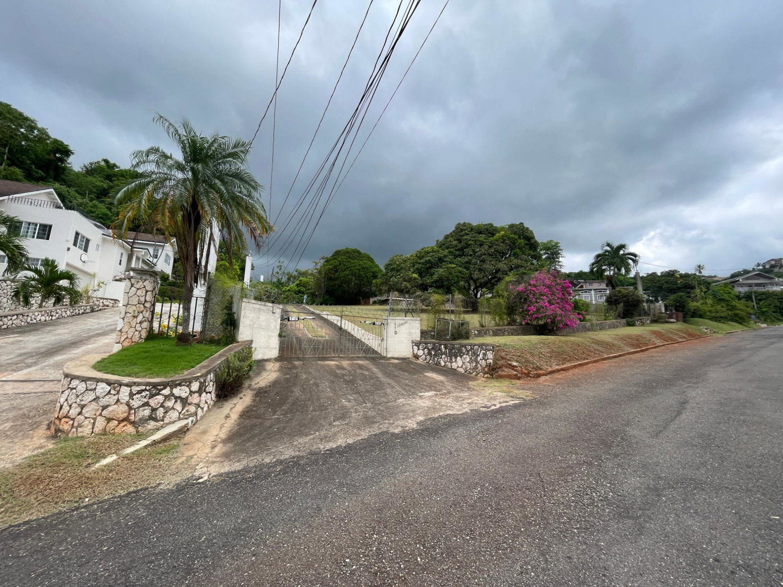 3-Bedroom-Fixer-Upper-in-St.-Andrew-Investment-Opportunity Fourth image of Brentwood Terrace in Red Hills, St. Andrew, Jamaica - property is For Sale