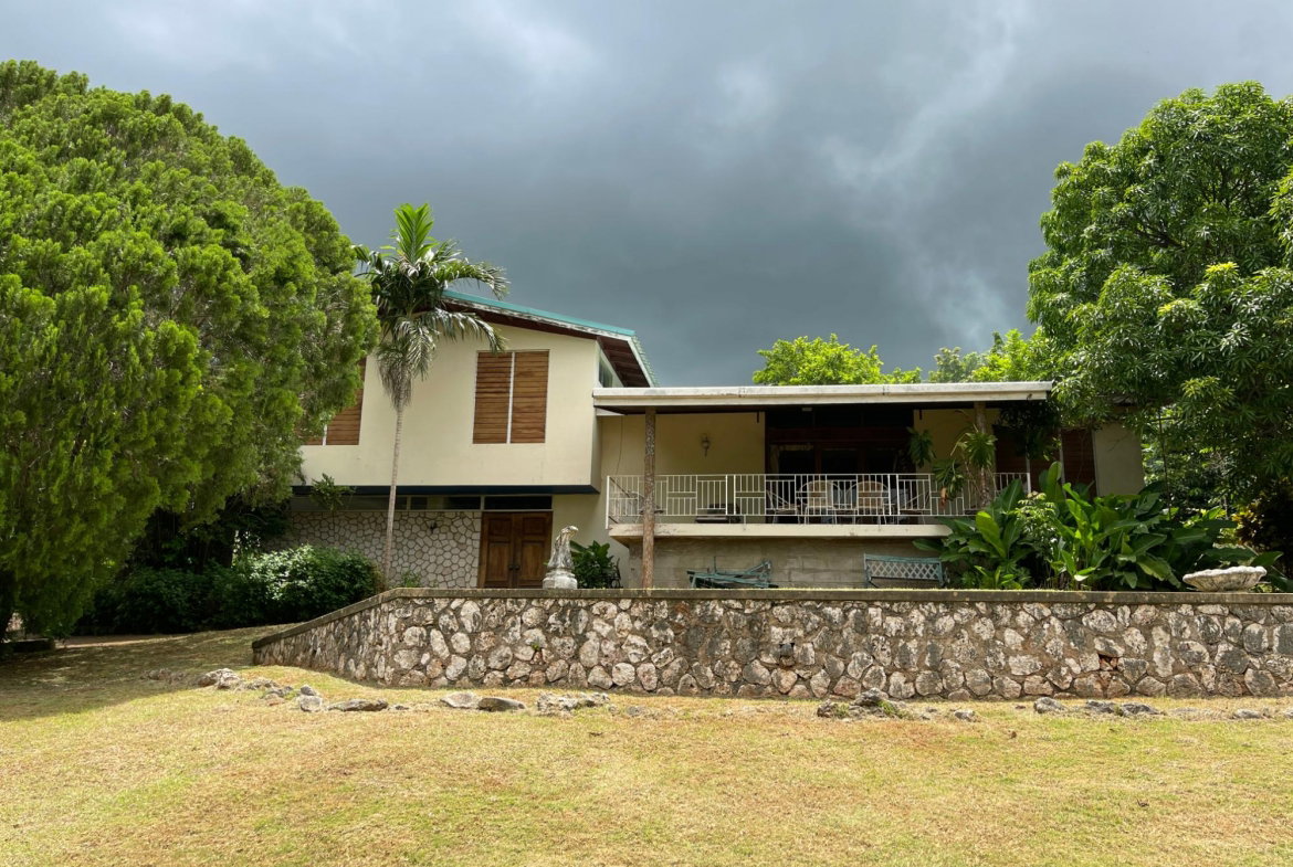 Fifth image of Brentwood Terrace in Red Hills, St. Andrew, Jamaica - property is For Sale