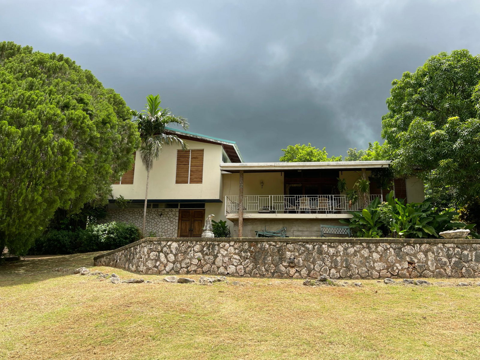 3-Bedroom-Fixer-Upper-in-St.-Andrew-Investment-Opportunity Fifth image of Brentwood Terrace in Red Hills, St. Andrew, Jamaica - property is For Sale