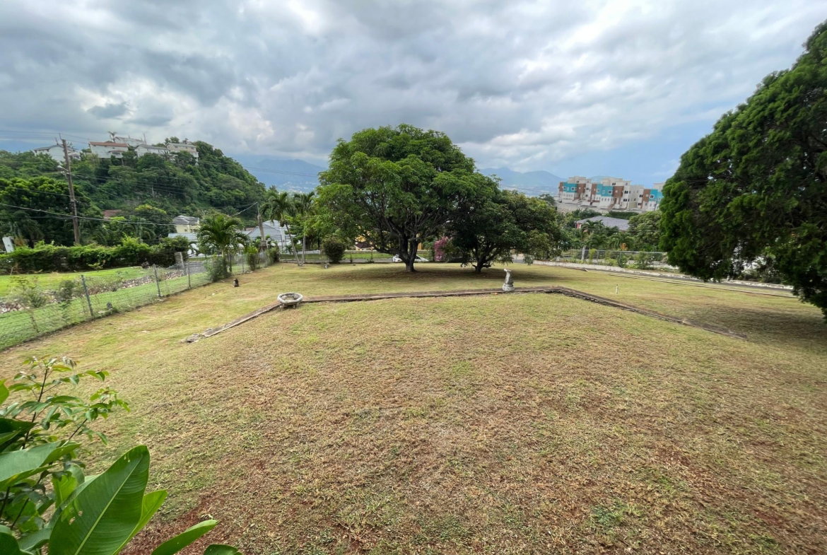 Seventh image of Brentwood Terrace in Red Hills, St. Andrew, Jamaica - property is For Sale