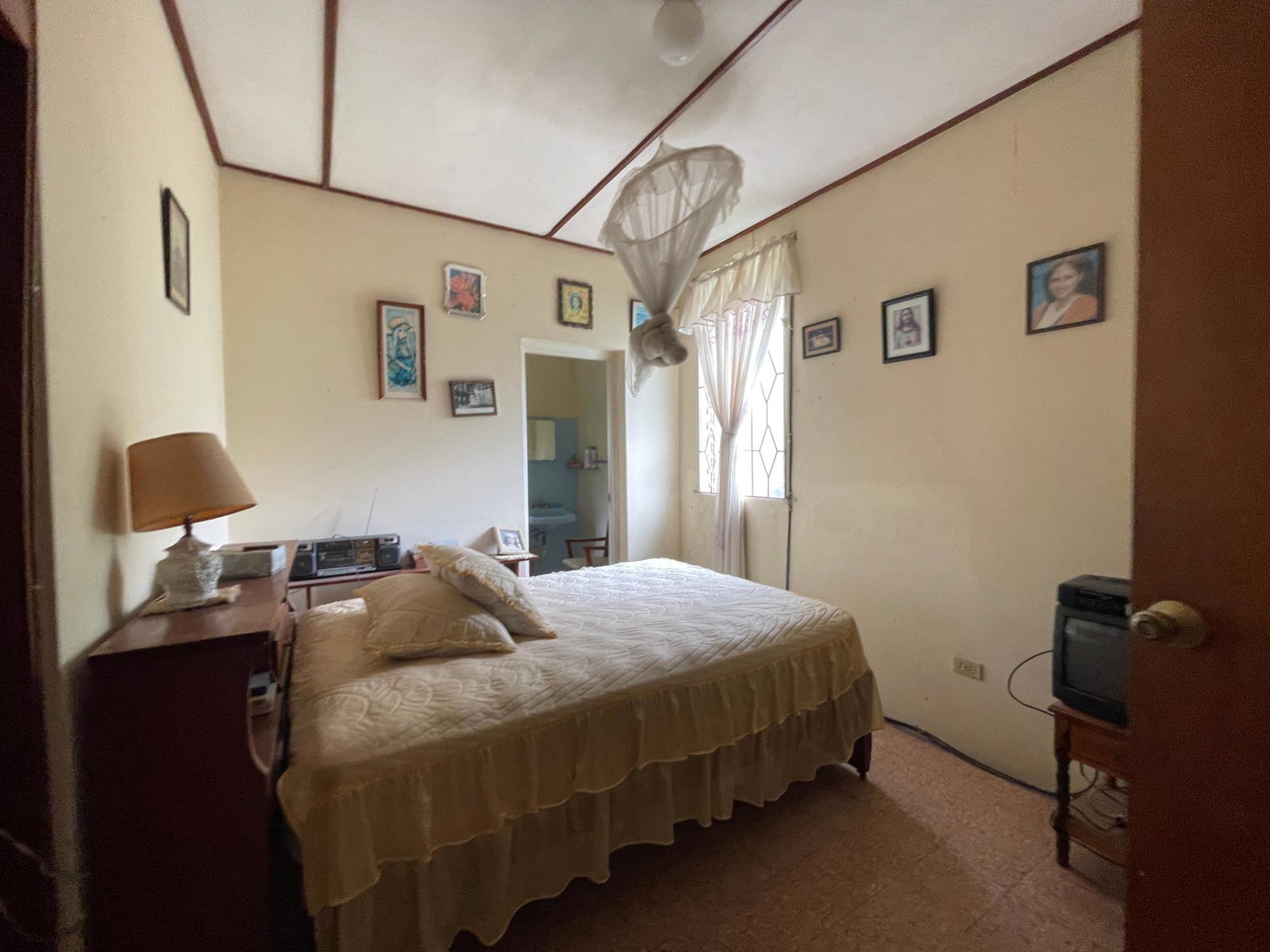 3-Bedroom-Fixer-Upper-in-St.-Andrew-Investment-Opportunity Ninth image of Brentwood Terrace in Red Hills, St. Andrew, Jamaica - property is For Sale