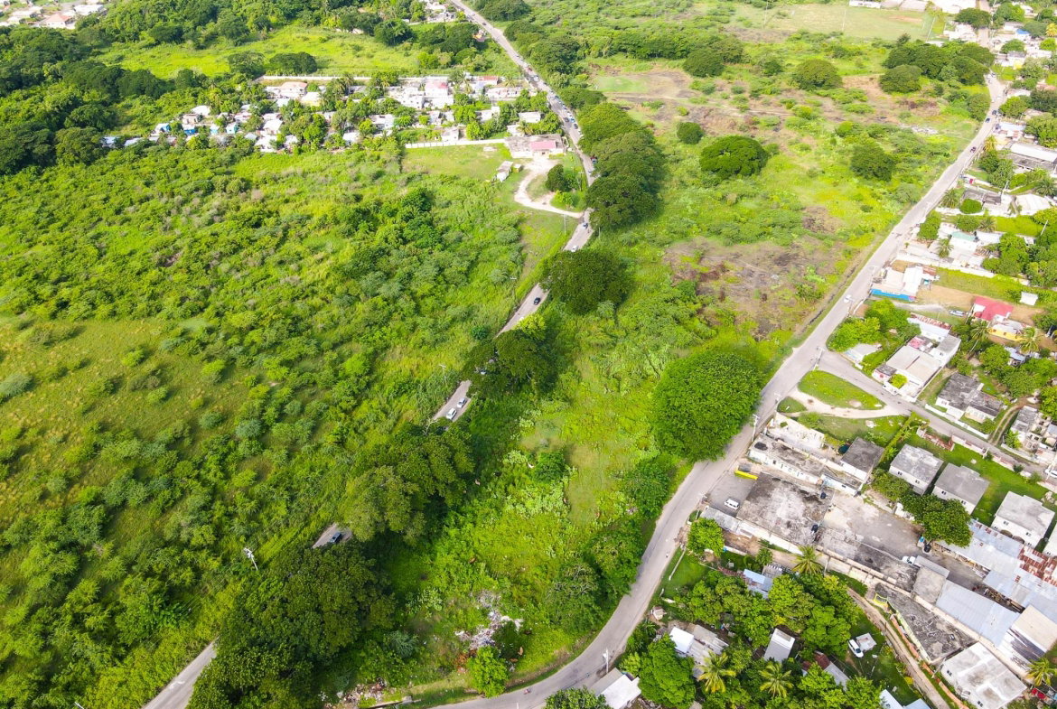 Twelfth image of 1014a+b- St. John's Road in Green Acres, St. Catherine, Jamaica - property is For Sale