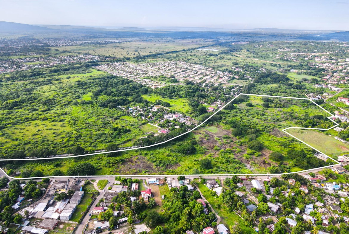 Fourteenth image of 1014a+b- St. John's Road in Green Acres, St. Catherine, Jamaica - property is For Sale