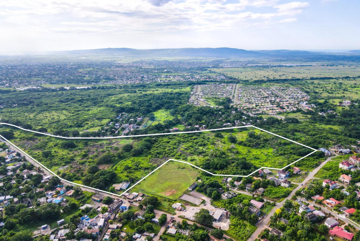 Fifteenth image of 1014a+b- St. John's Road in Green Acres, St. Catherine, Jamaica - property is For Sale