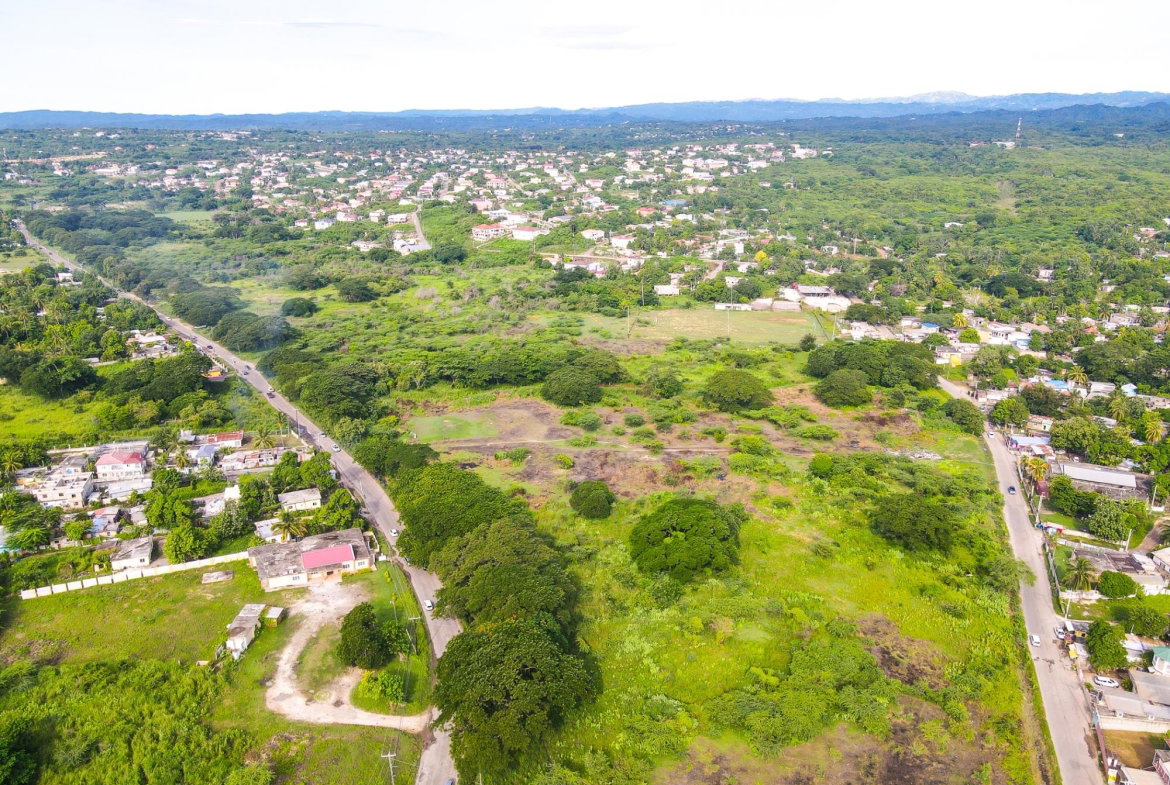 Nineteenth image of 1014a+b- St. John's Road in Green Acres, St. Catherine, Jamaica - property is For Sale